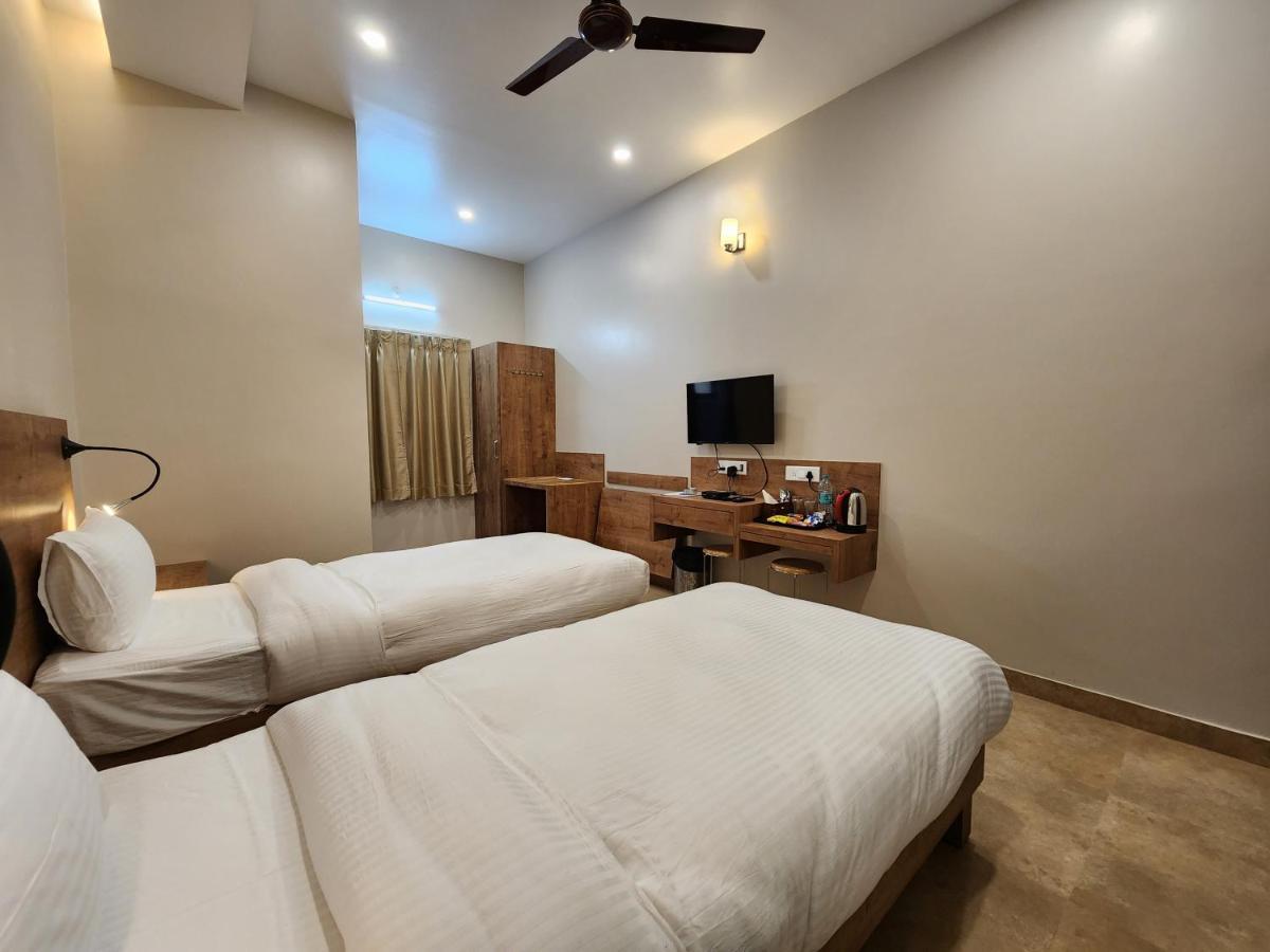 Jorhāt Hotel Gulmohar Grand מראה חיצוני תמונה