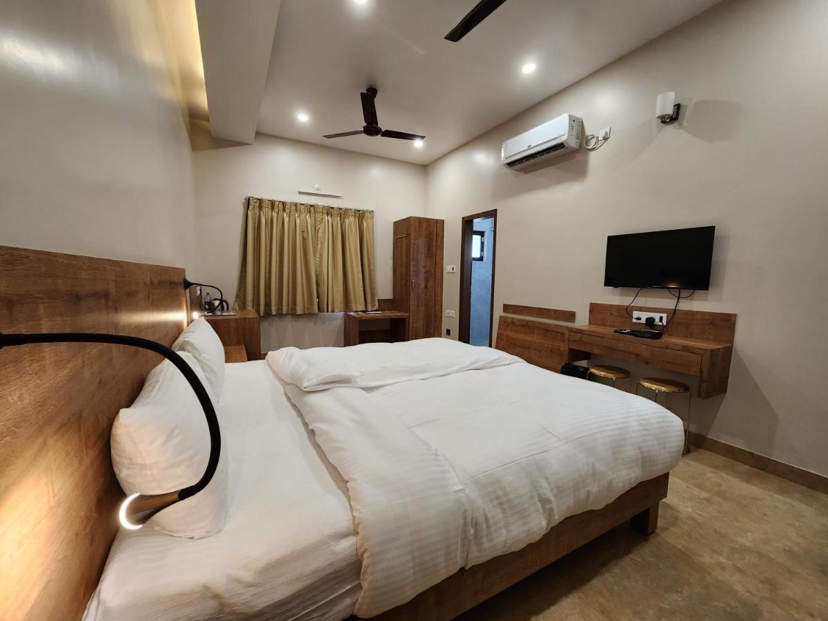 Jorhāt Hotel Gulmohar Grand מראה חיצוני תמונה