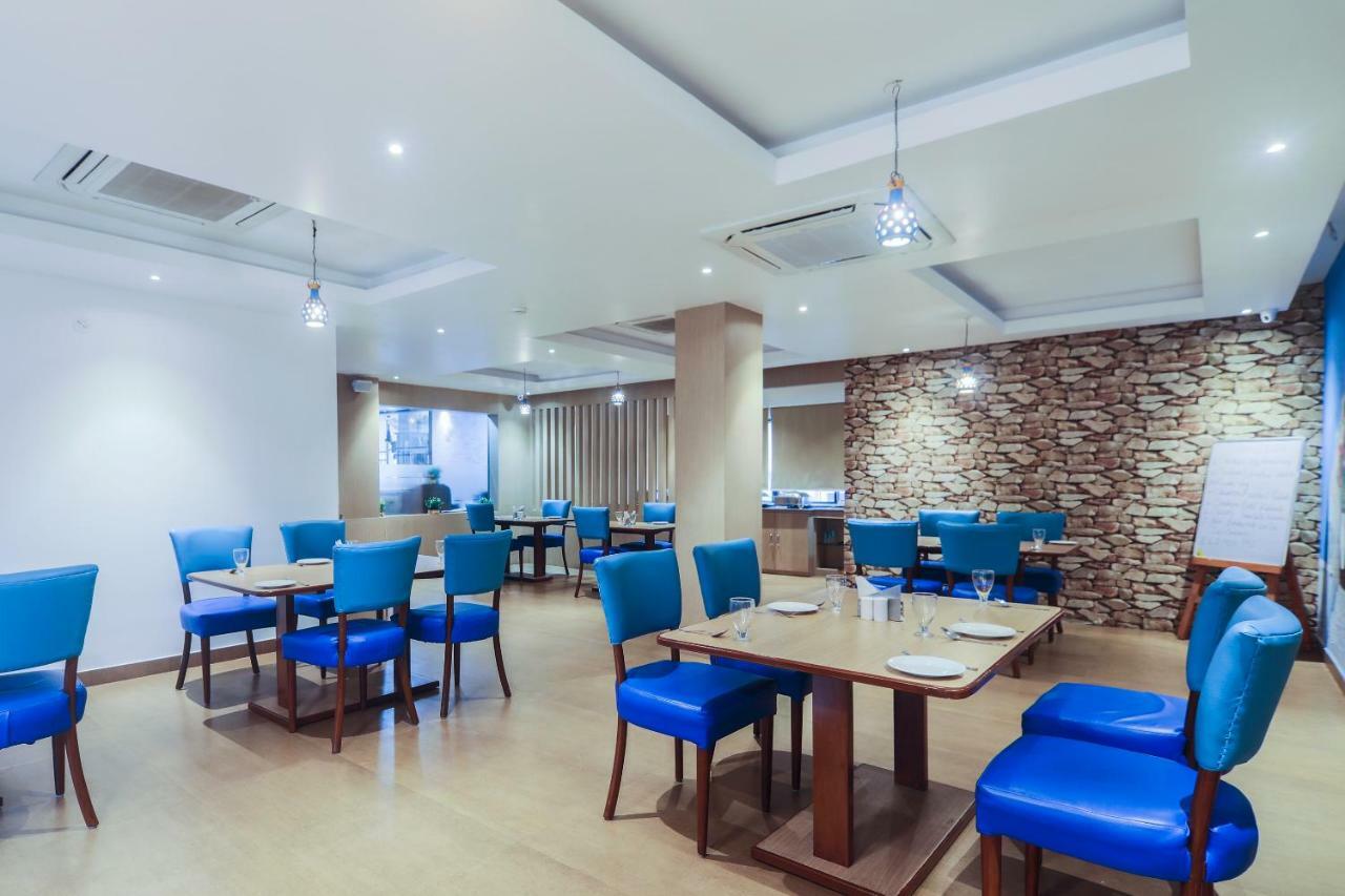 Jorhāt Hotel Gulmohar Grand מראה חיצוני תמונה