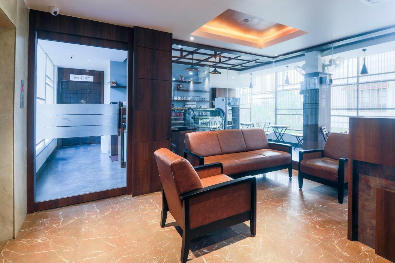 Jorhāt Hotel Gulmohar Grand מראה חיצוני תמונה