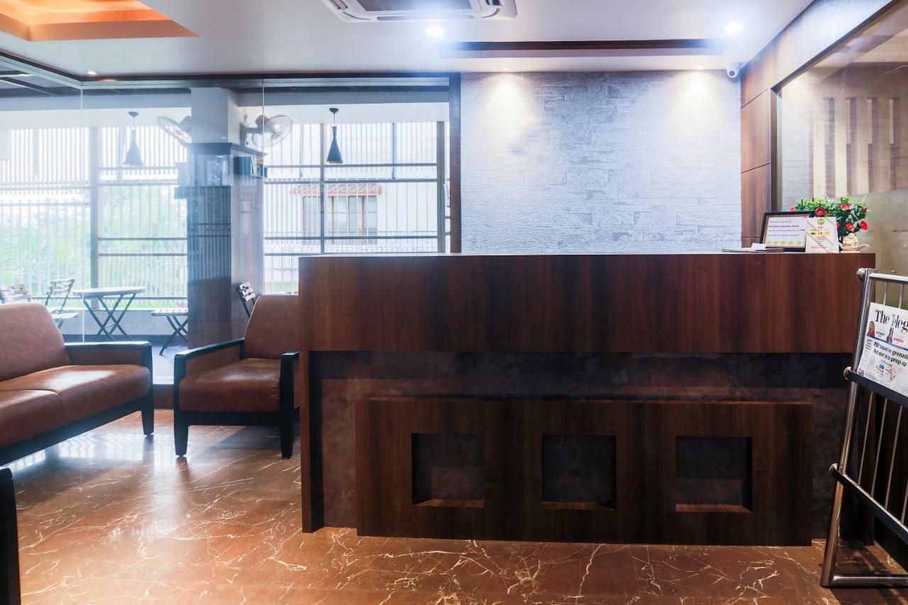 Jorhāt Hotel Gulmohar Grand מראה חיצוני תמונה
