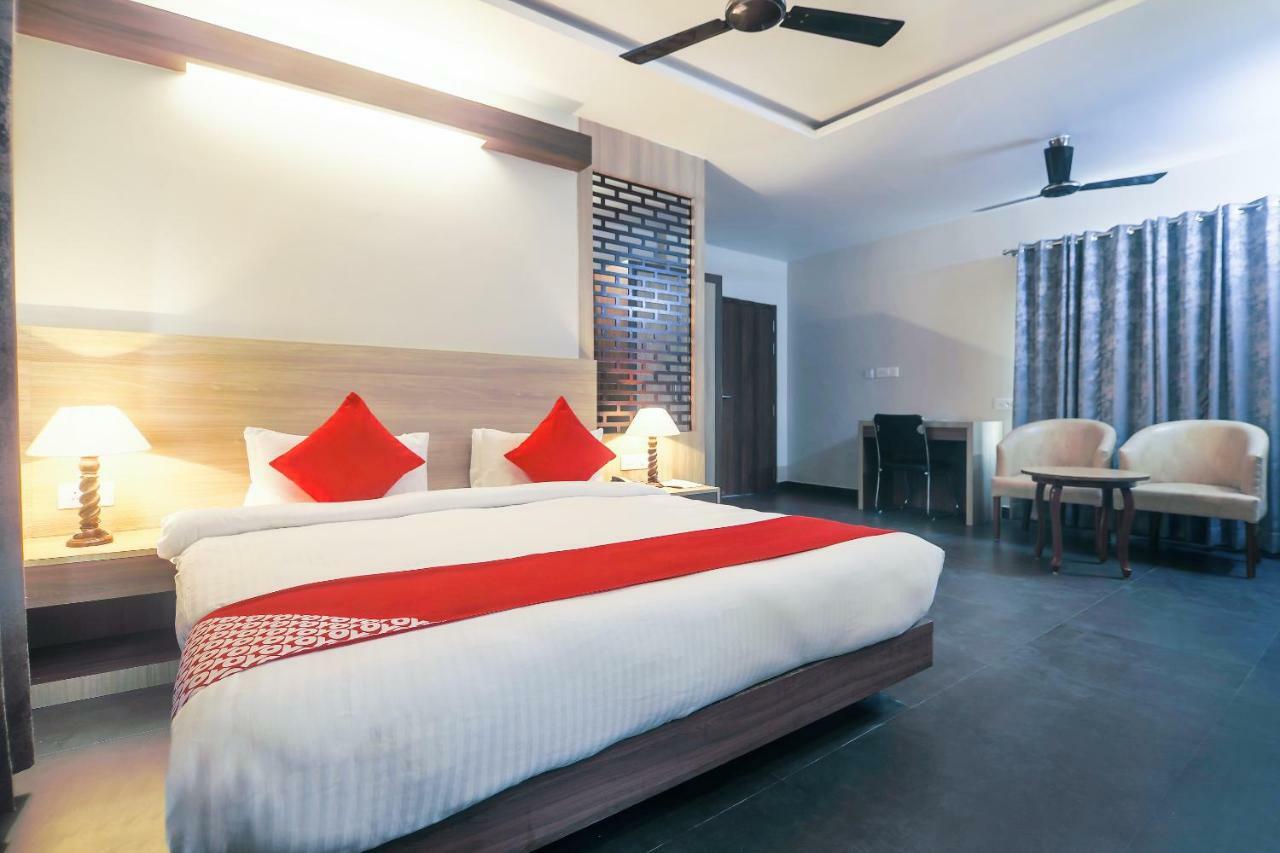 Jorhāt Hotel Gulmohar Grand מראה חיצוני תמונה