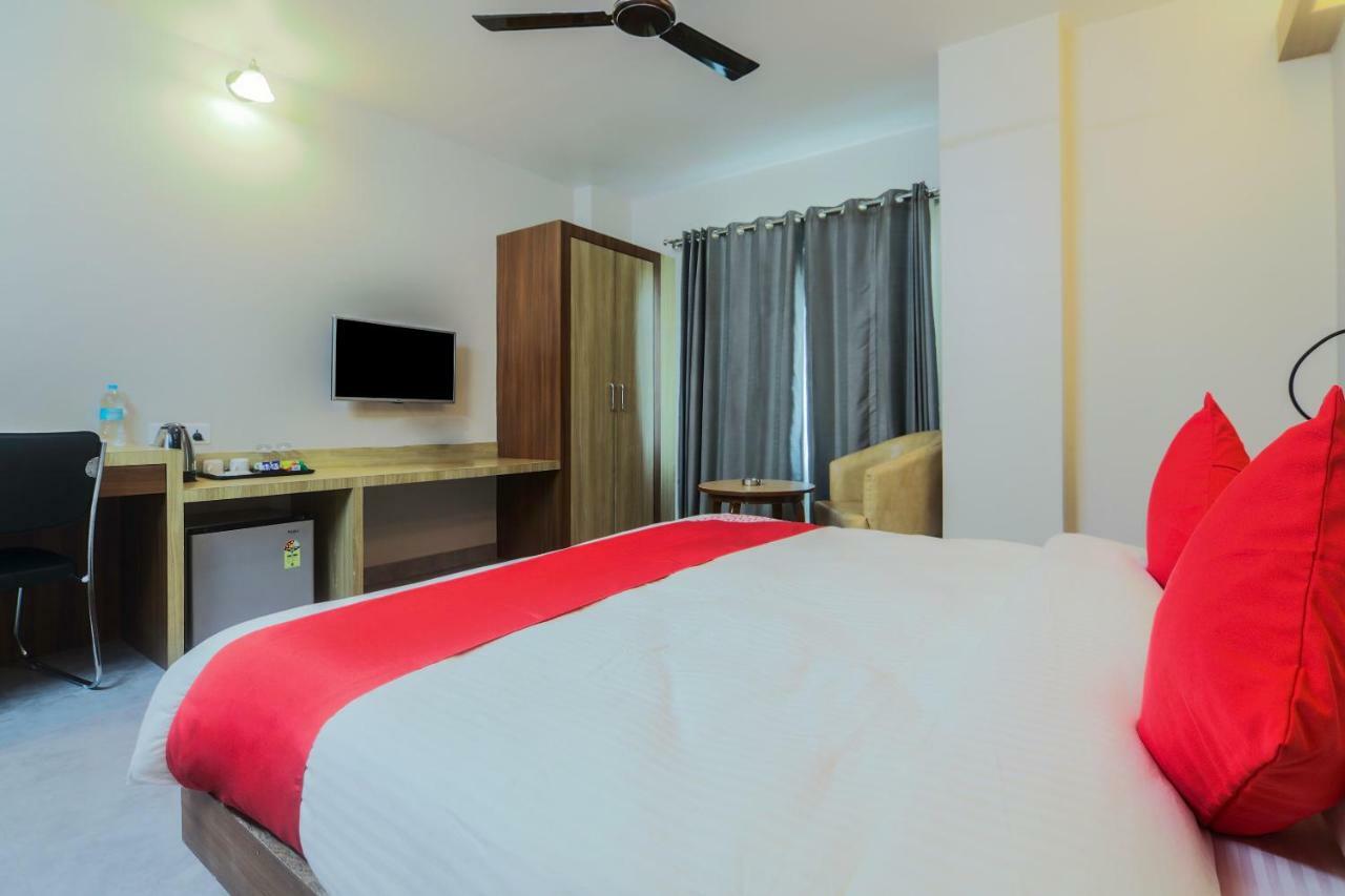 Jorhāt Hotel Gulmohar Grand מראה חיצוני תמונה