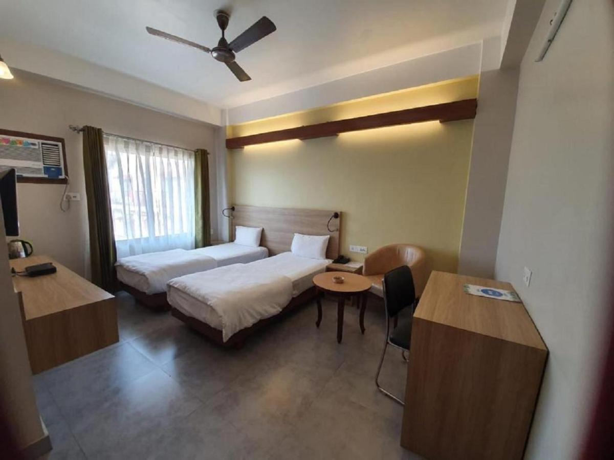 Jorhāt Hotel Gulmohar Grand מראה חיצוני תמונה