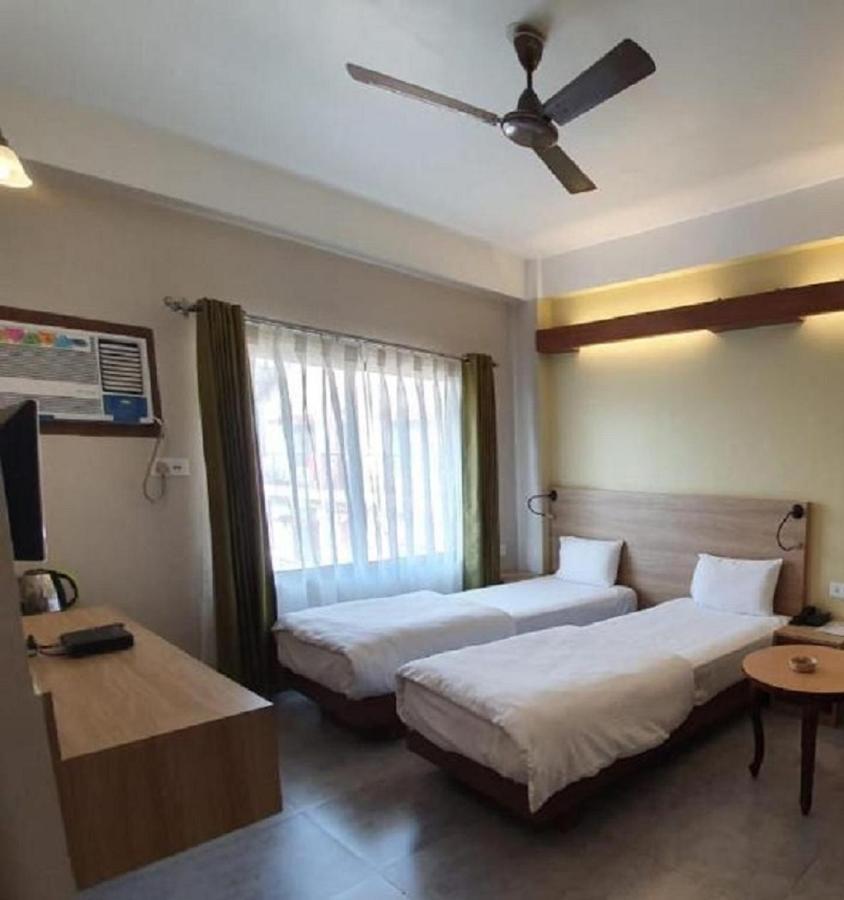 Jorhāt Hotel Gulmohar Grand מראה חיצוני תמונה